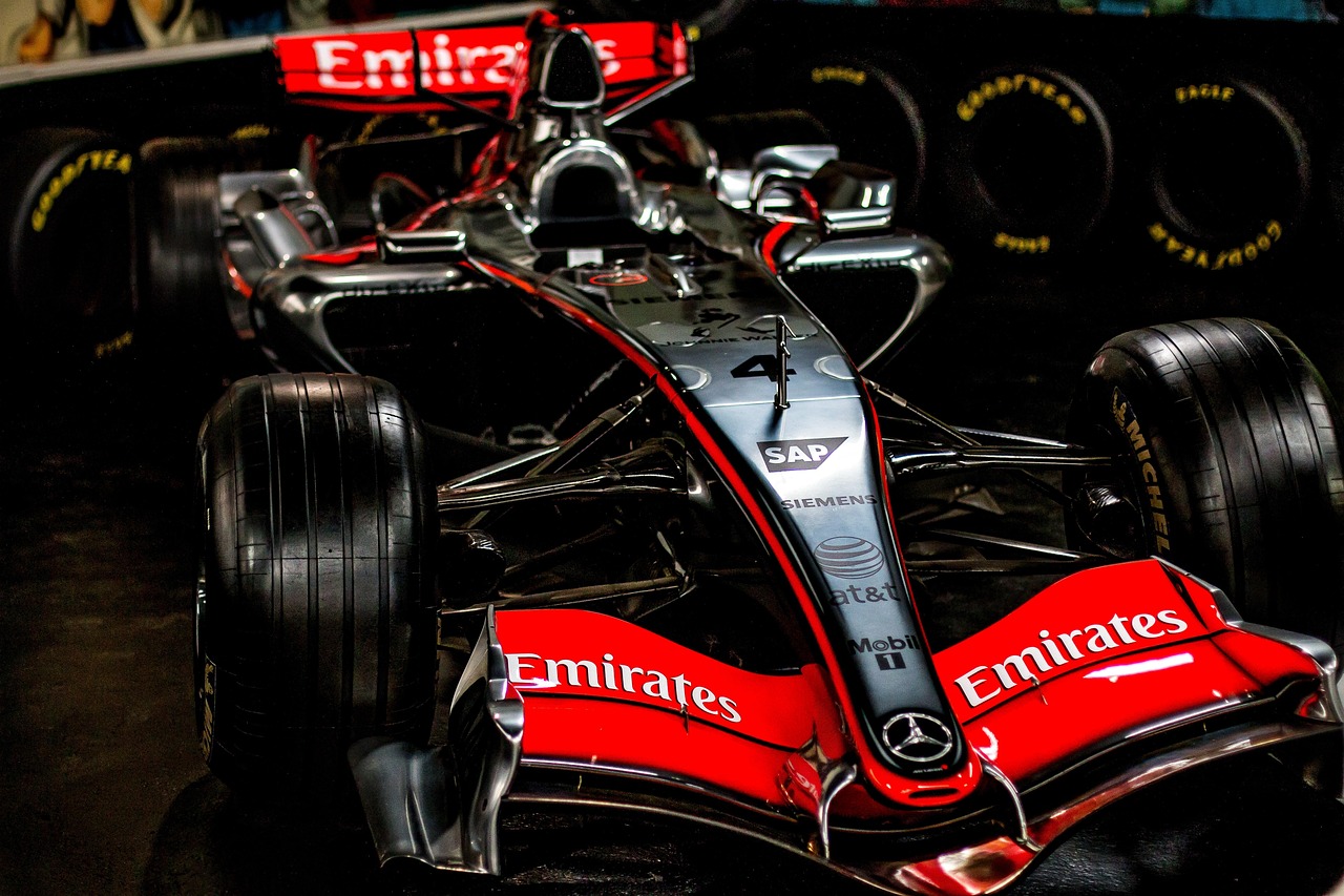 Emirates sponspored F1 racing car